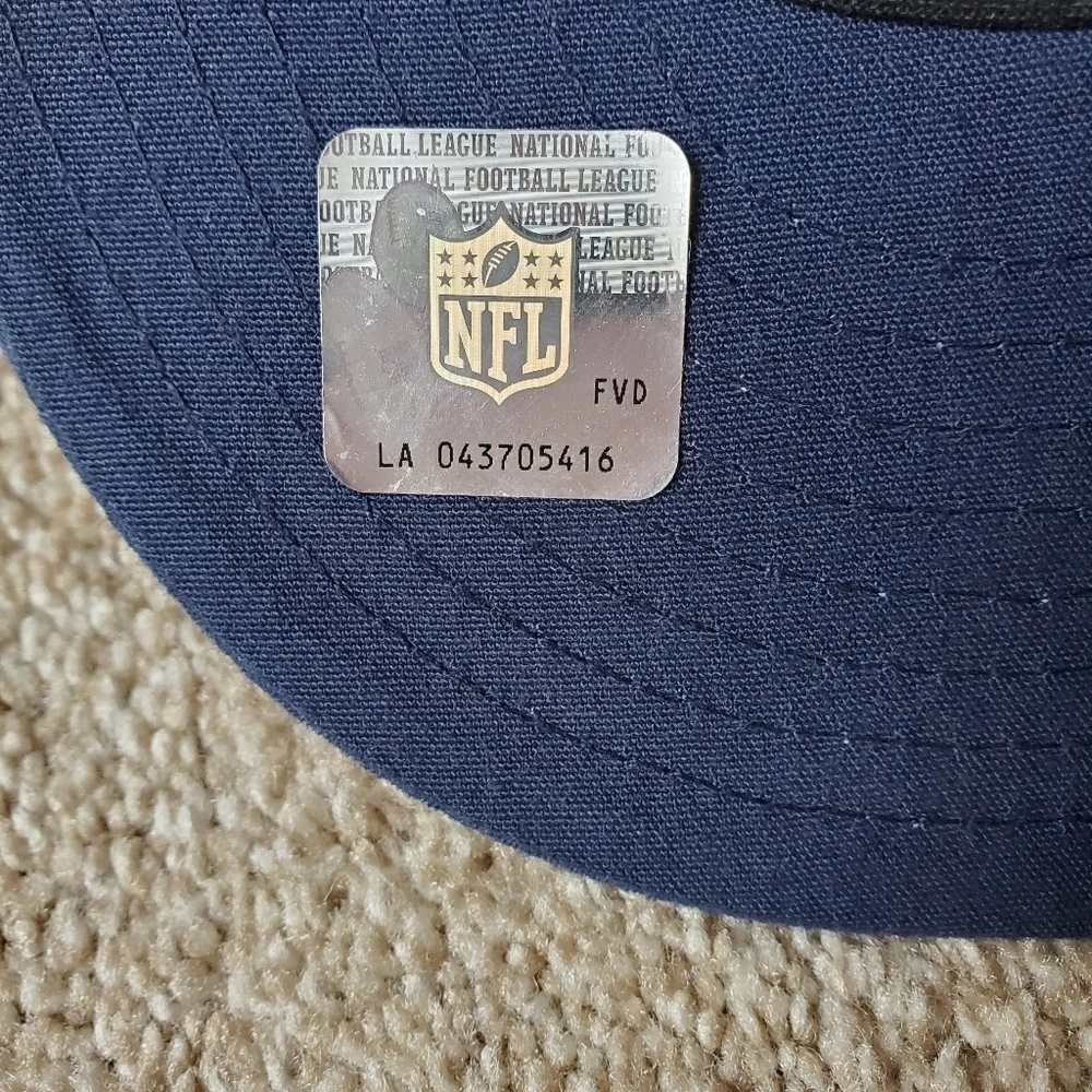 New Era Tennessee Titans 59fifty hat. Size 6 3/4